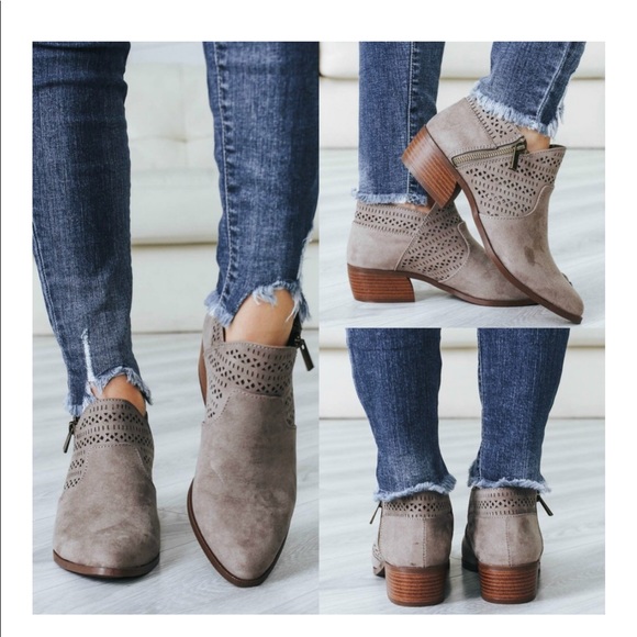 LAST 1🌸 cutout booties tan vegan suede - Picture 2 of 6
